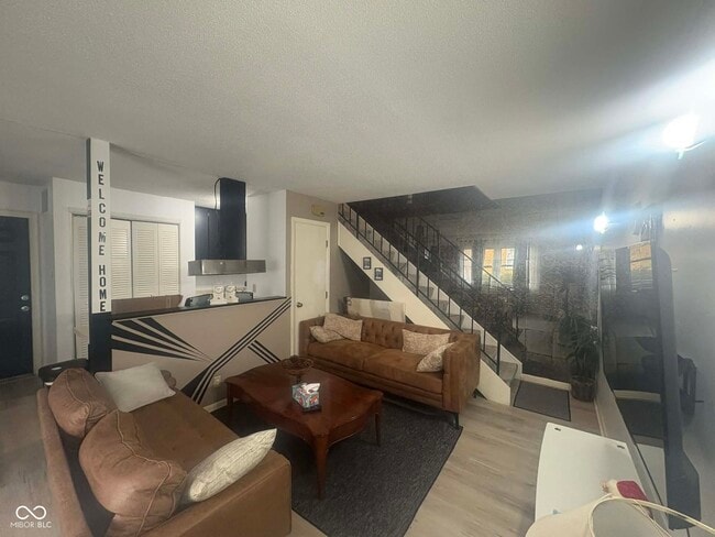 Photo - 6492 Lupine Terrace