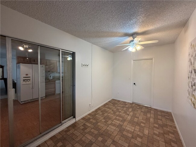 Photo - 2545 Kemp Ave