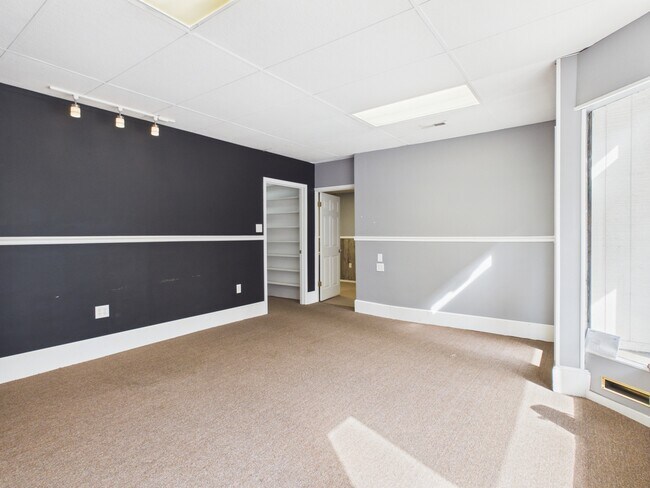 Photo - 248 Main St Unidad -