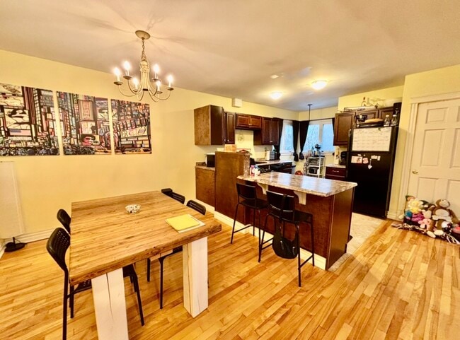 Photo - 2 Bedroom Basement Apartment for Rent – Available July 20th Unité 1