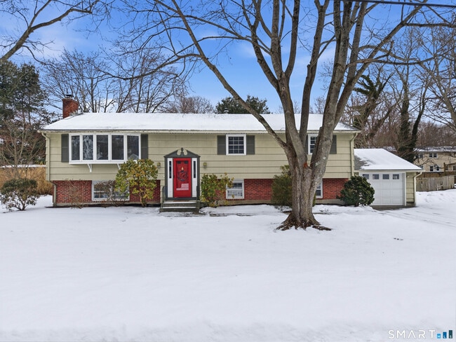 Photo - 10 College St