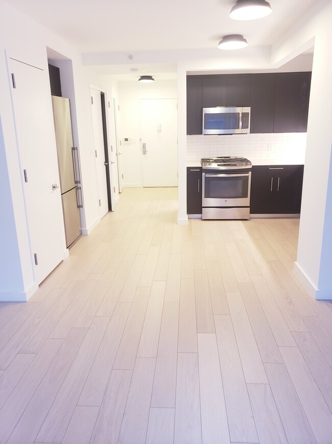 Photo - 535 W 43rd Street