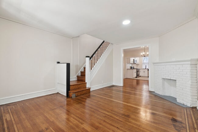 Photo - 5541 Hadfield St