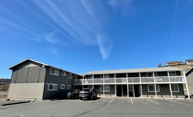 Photo - Beautifully Remodeled 2-Bedroom! Unit B9