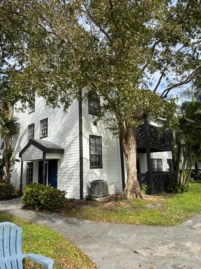 Photo - 5048 Heatherhill Ln