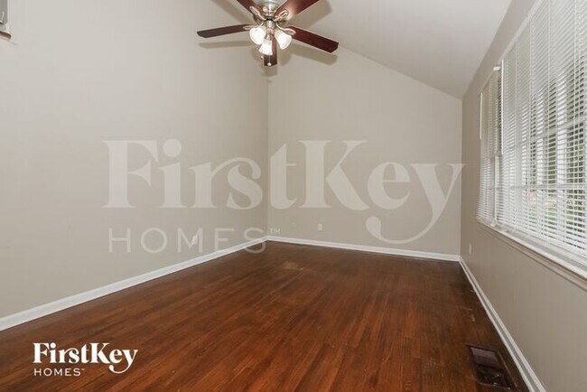 Photo - 1517 Flicker Rd