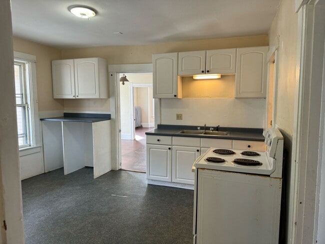 Building Photo - 5 West St Unit 1