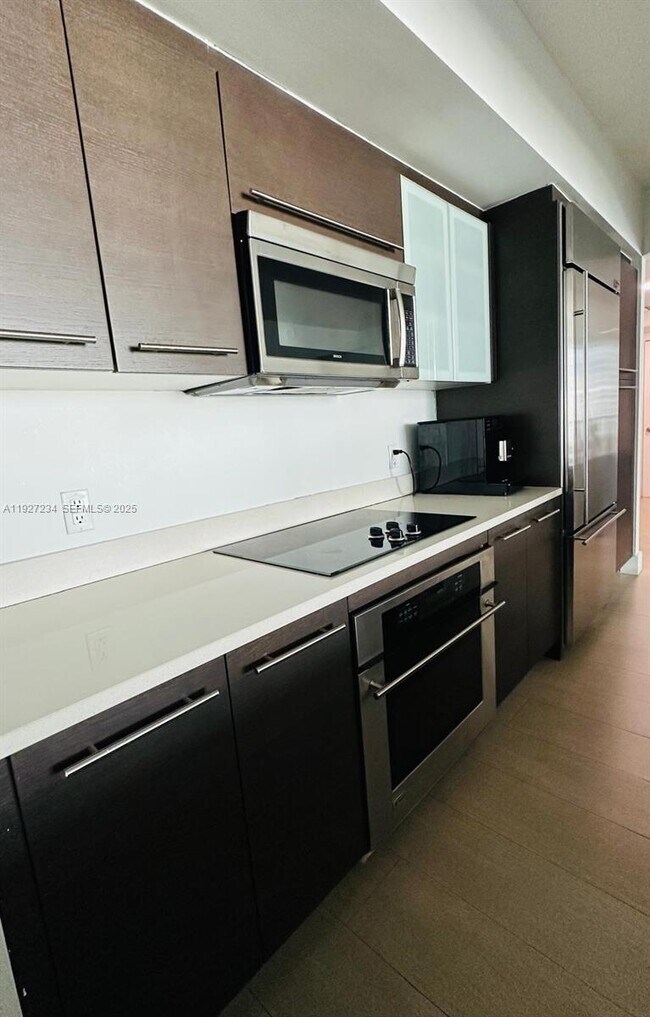 Photo - 500 Brickell Ave Unit 2205