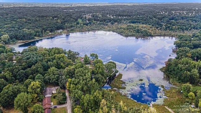 Photo - 2555 Melvin Rd