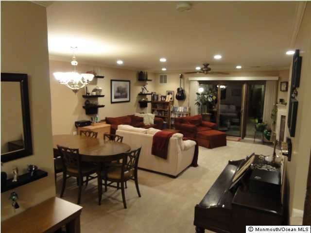 Photo - 45 Liverpool Ct