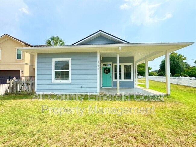 722 Kelly St