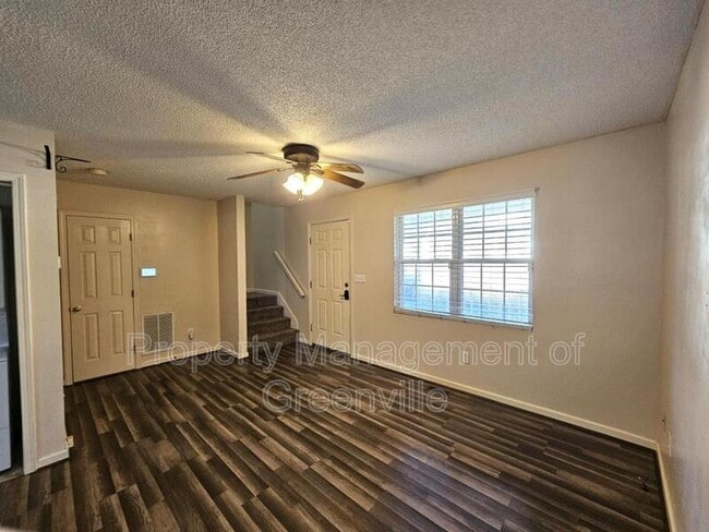 Photo - 107 Fowler St