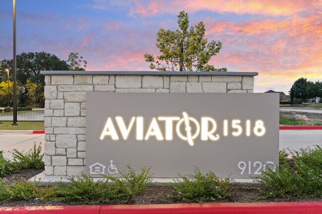 Photo - Aviator 1518