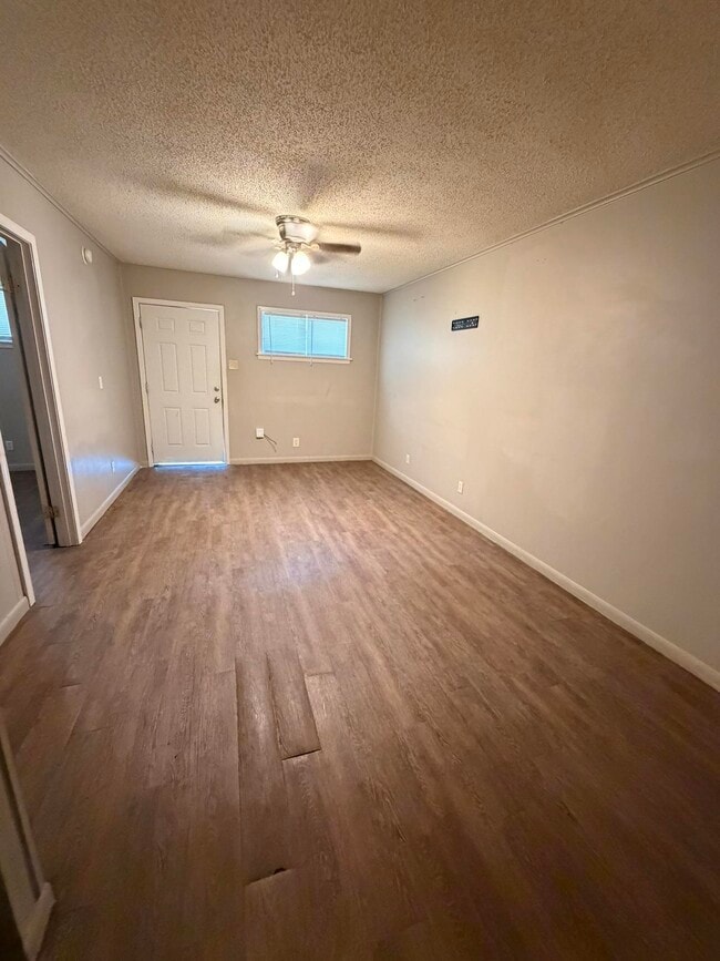 Photo - 2033 3rd St Unidad 2
