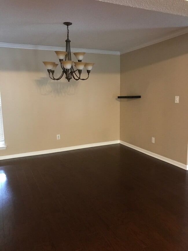 Photo - 110 Bridgeway Ln