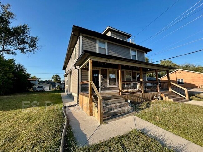 Photo - 1418 W 27th St