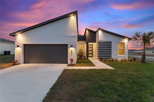 Building Photo - 802 James Dr