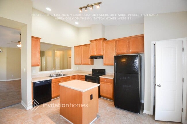 Photo - 3004 Golf Creek