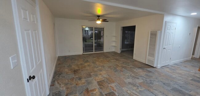 Livingroom - 1551 Hickory Ln