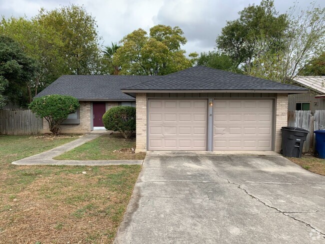 Building Photo - NICE 3 BEDROOM IN IN NORTH EAST ISD - EASY... Rental