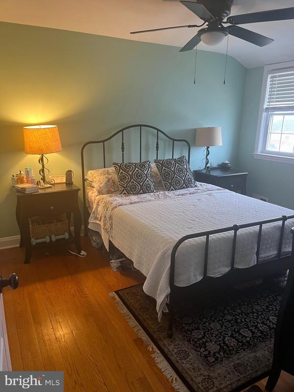 Photo - 1658 Thetford Rd