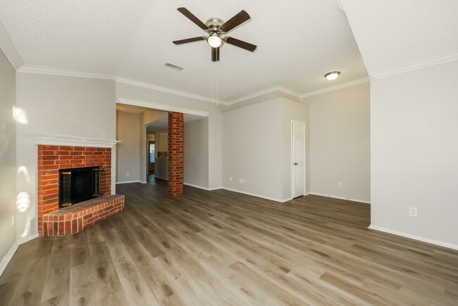 Photo - 807 Ponselle Dr