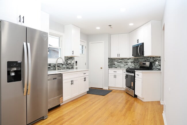 Photo - 9622 N Kildare Ave