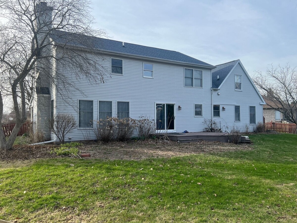 Photo - 6 Bedroom home with Fenced Yard - Available 07/01/2026