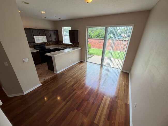 Photo - 9434 Silver Buttonwood St