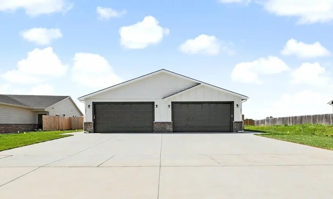12833 Red Rock