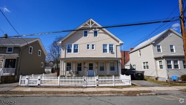 Building Photo - 113 Holmes St Rental