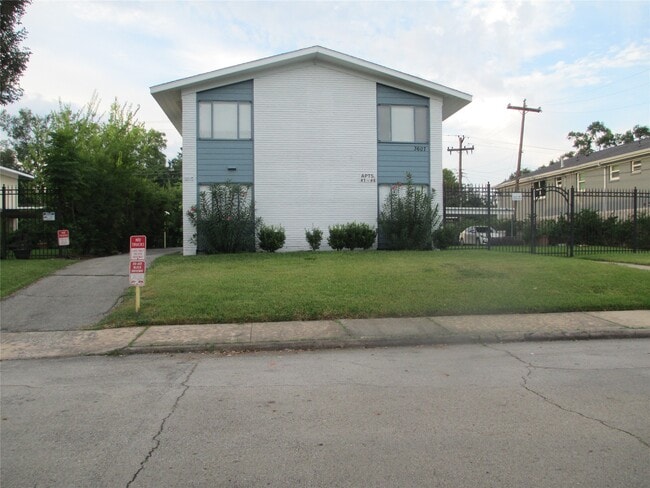 Building Photo - 3607 Murworth Dr Unit True