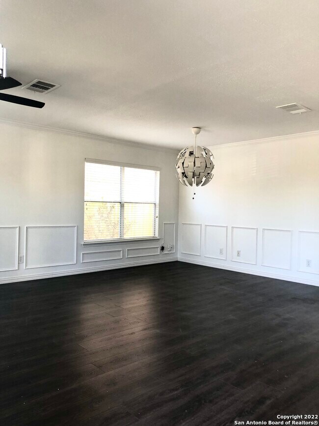 Photo - 8514 Coppermine-