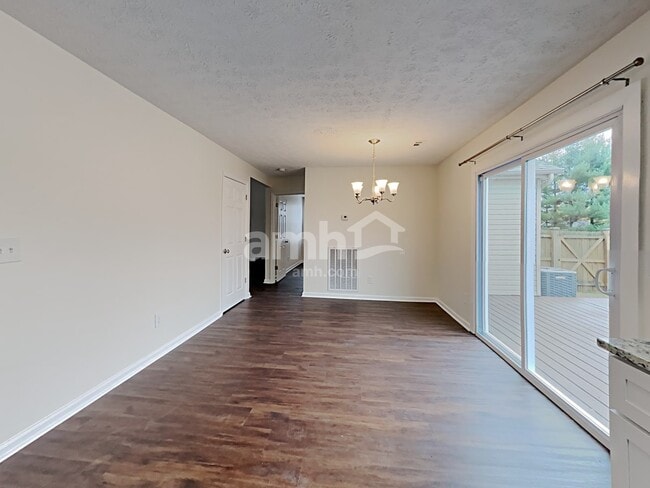 Photo - 112 Bradford Cir