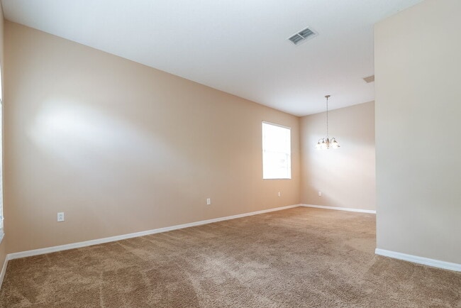 Photo - 8101 Pea Tree Ct House