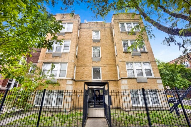Building Photo - 2456 N Hamlin Ave Unit 2N Rental