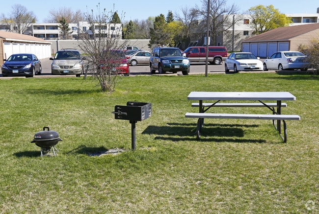 Community - Picnic Area