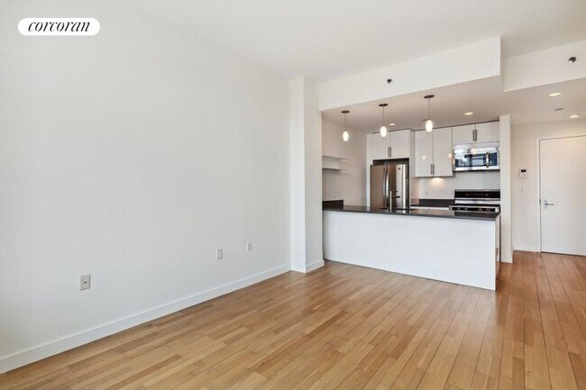 Building Photo - 378 Union Ave Rental