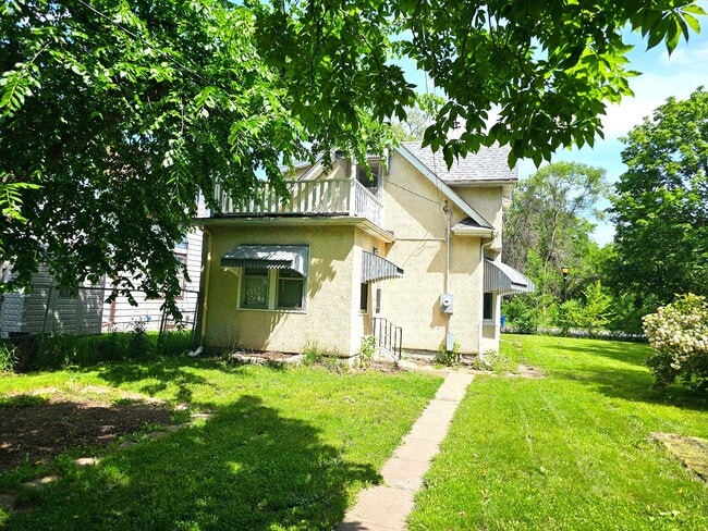 Photo - 1388 7th St E