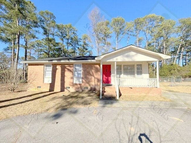 Building Photo - St. Andrews 4 Bedroom, 2 Bath Home