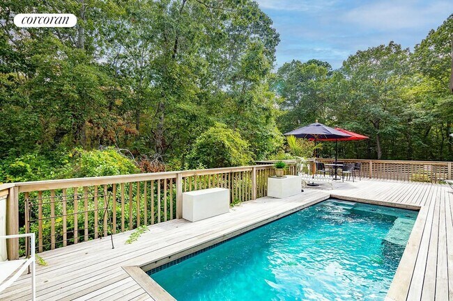 Photo - 18 Spring Pond Ln