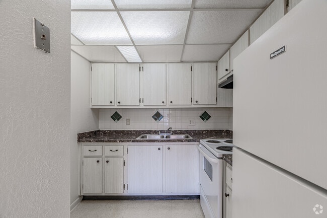 Photo - Villa Monterrey Apartments