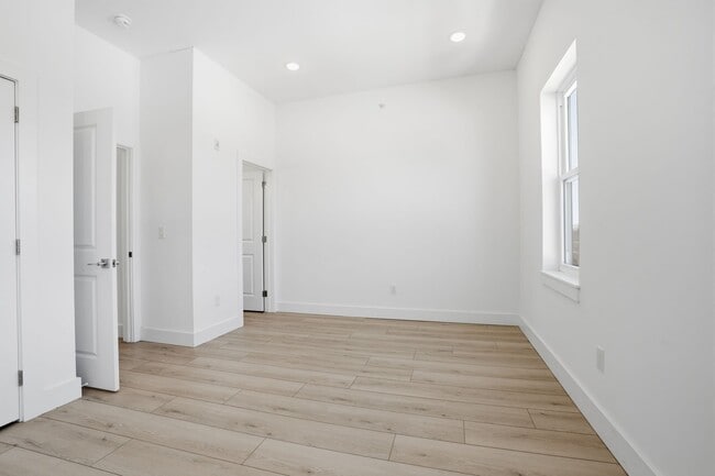 Photo - 147-149 N Gross St Unidad 2