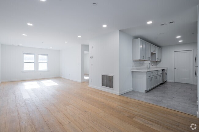 2BR, 1BA - 1,088SF - Kitchen, Living, Dining - 100 Wall St