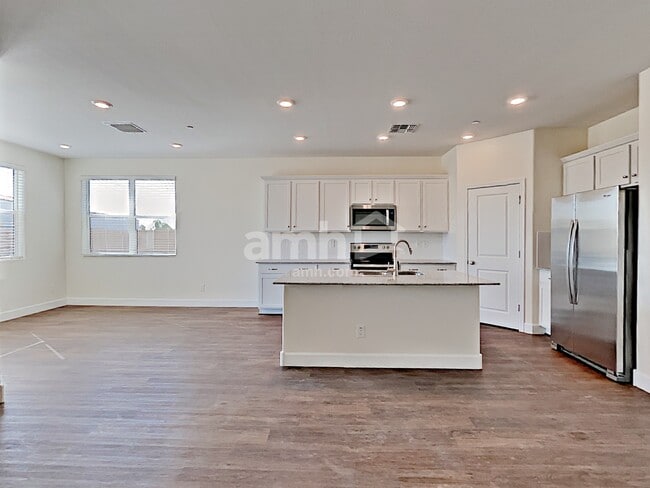 Photo - 5925 W Columbine Dr