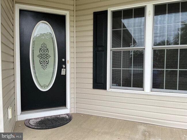 Photo - 113 Hotchkiss St