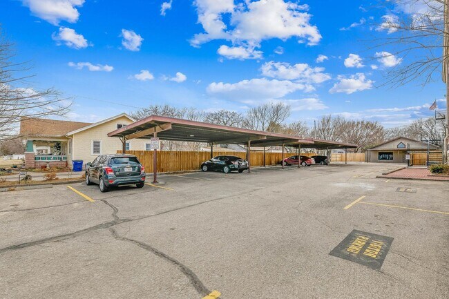 Photo - 249 N Athenian Ave Unidad 103
