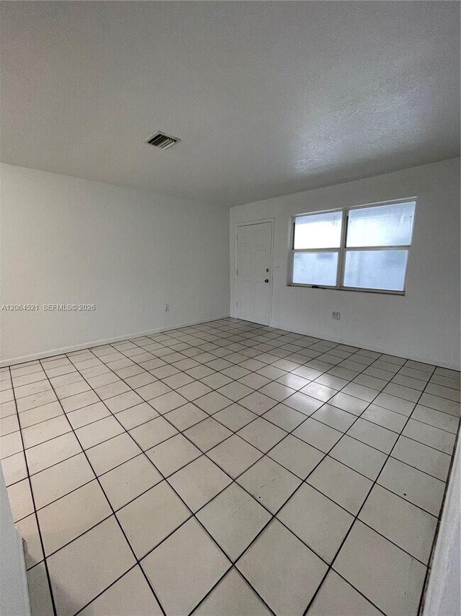 1243 NW 61st St Unidad 3