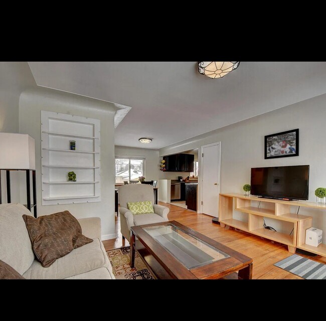 Photo - 4720 Alcott St