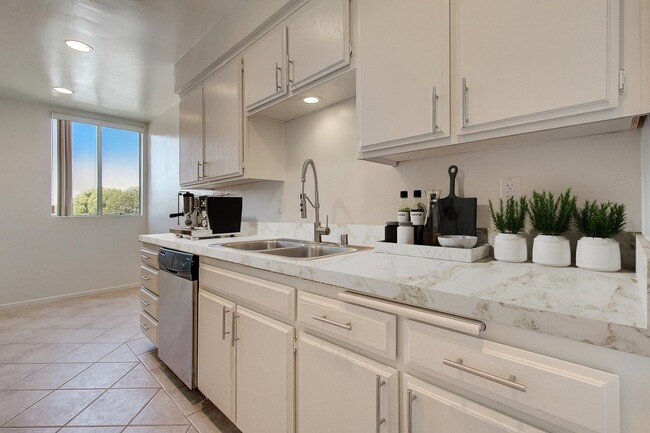 Building Photo - Mammoth Park Towers Rental